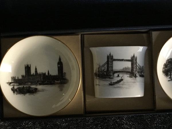 Vintage Royal Worcester London Landmarks 3 piece bone china set