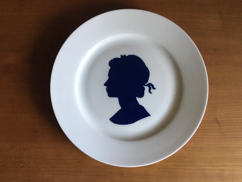 Queen Elizabeth II Diamond Jubilee Commemorative Plate - profile silhouette
